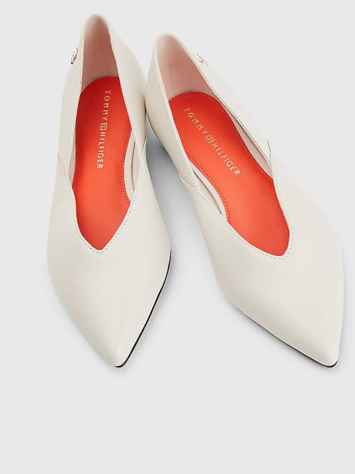 Beige Tommy Hilfiger Leather Pointed Women's Ballerina | TH704DSE